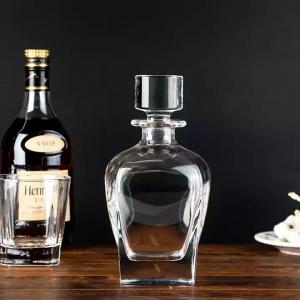 700 ml Round Shape Crystal Glass Whiskey Decanter for Bar or Home